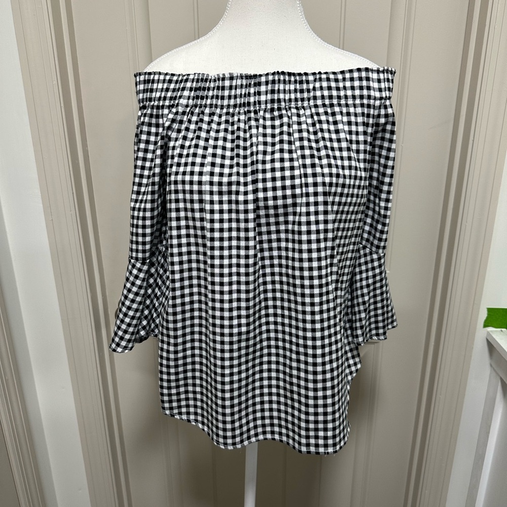 Chic Off-Shoulder Black and White Checkered Blouse